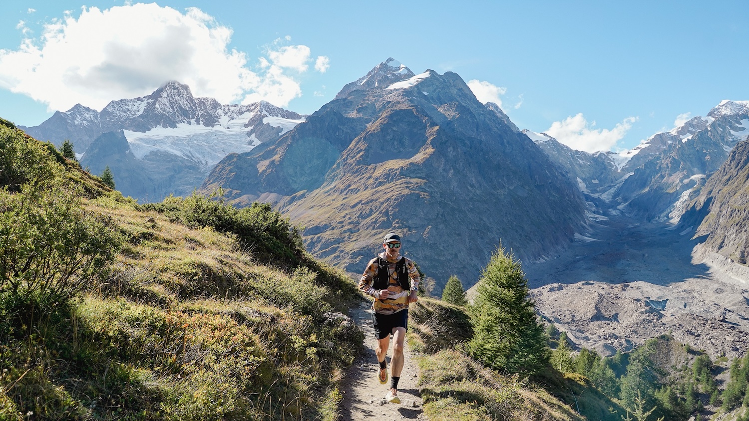 brendan runs on the Tour du Mont Blanc