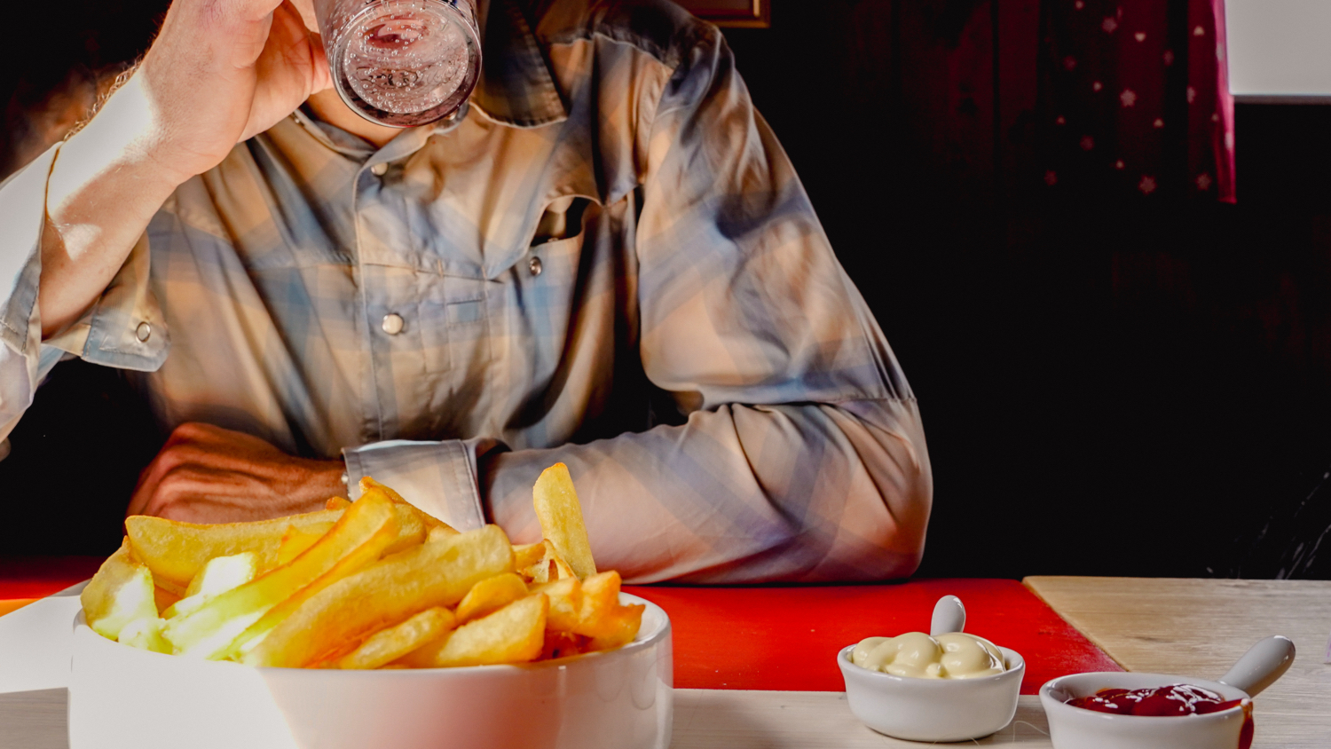 frites with mayonnaise and ketchup